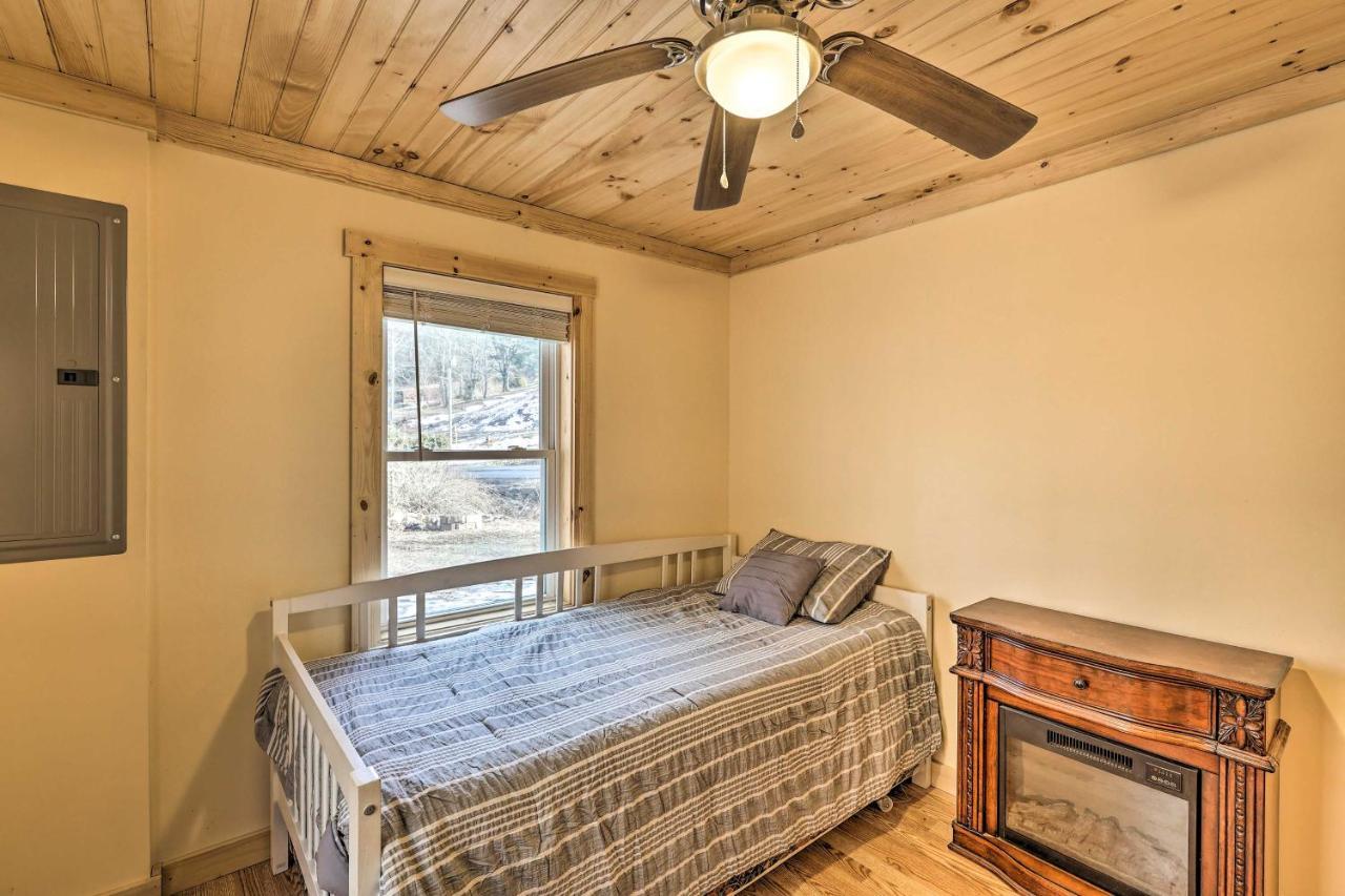 Holiday home Quaint Appalachian Getaway About 2 Mi To Boone! *